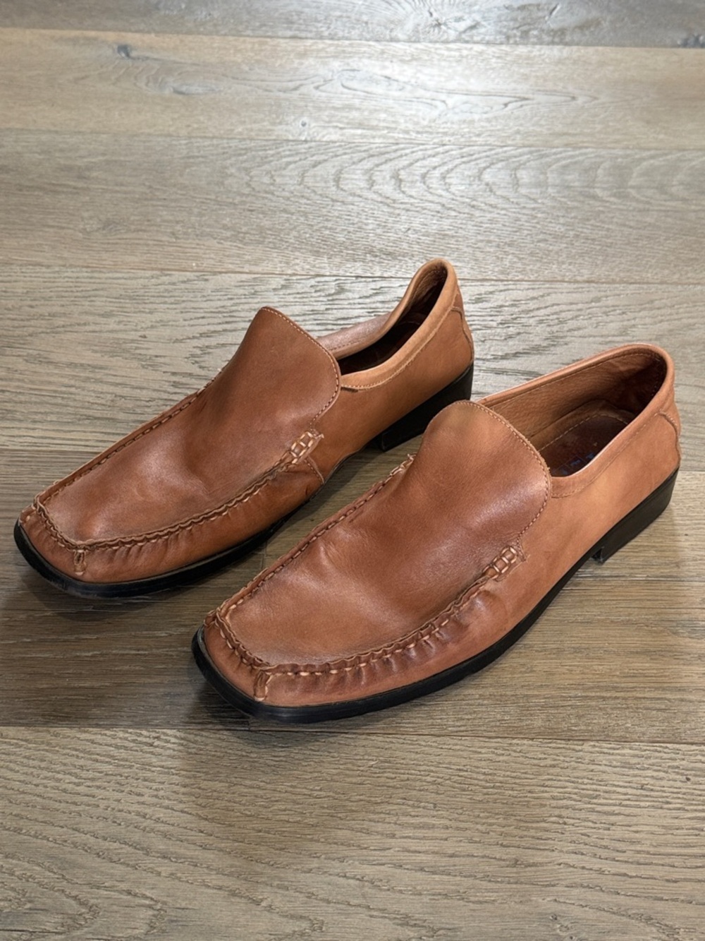 Men's Brown Tan Leather Slip-On Driving Loafers Hard Rubber Sole 1” Heel 9 1/2 M
